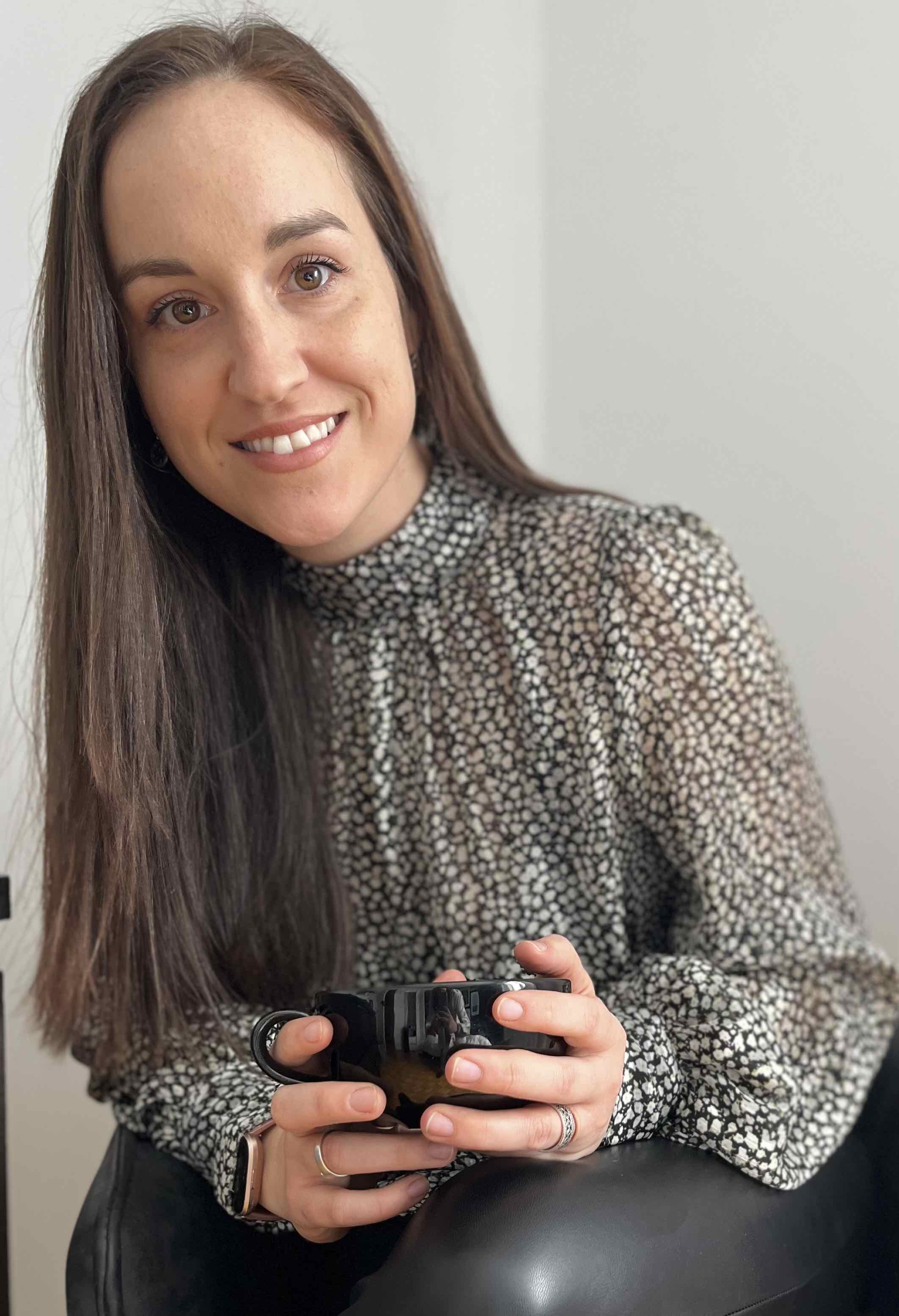Laurie Munger-Angers, Travailleuse sociale