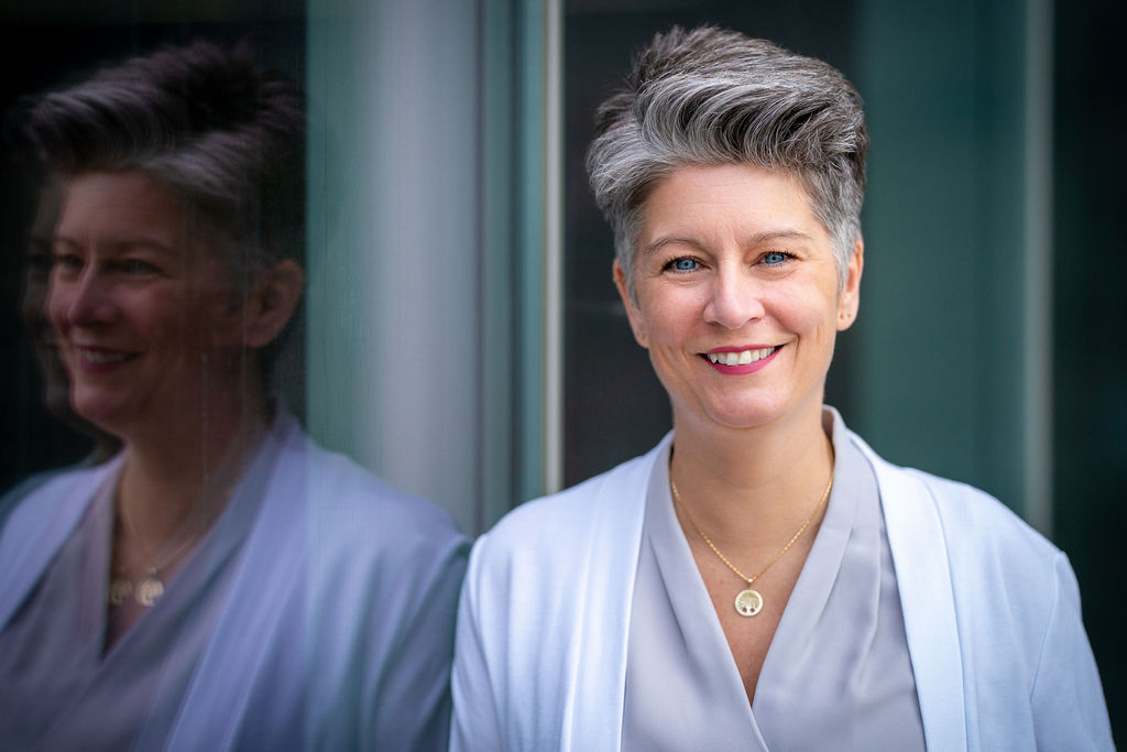 Karine Gagnon, Hypnothérapeute et thérapeute en relation d'aide