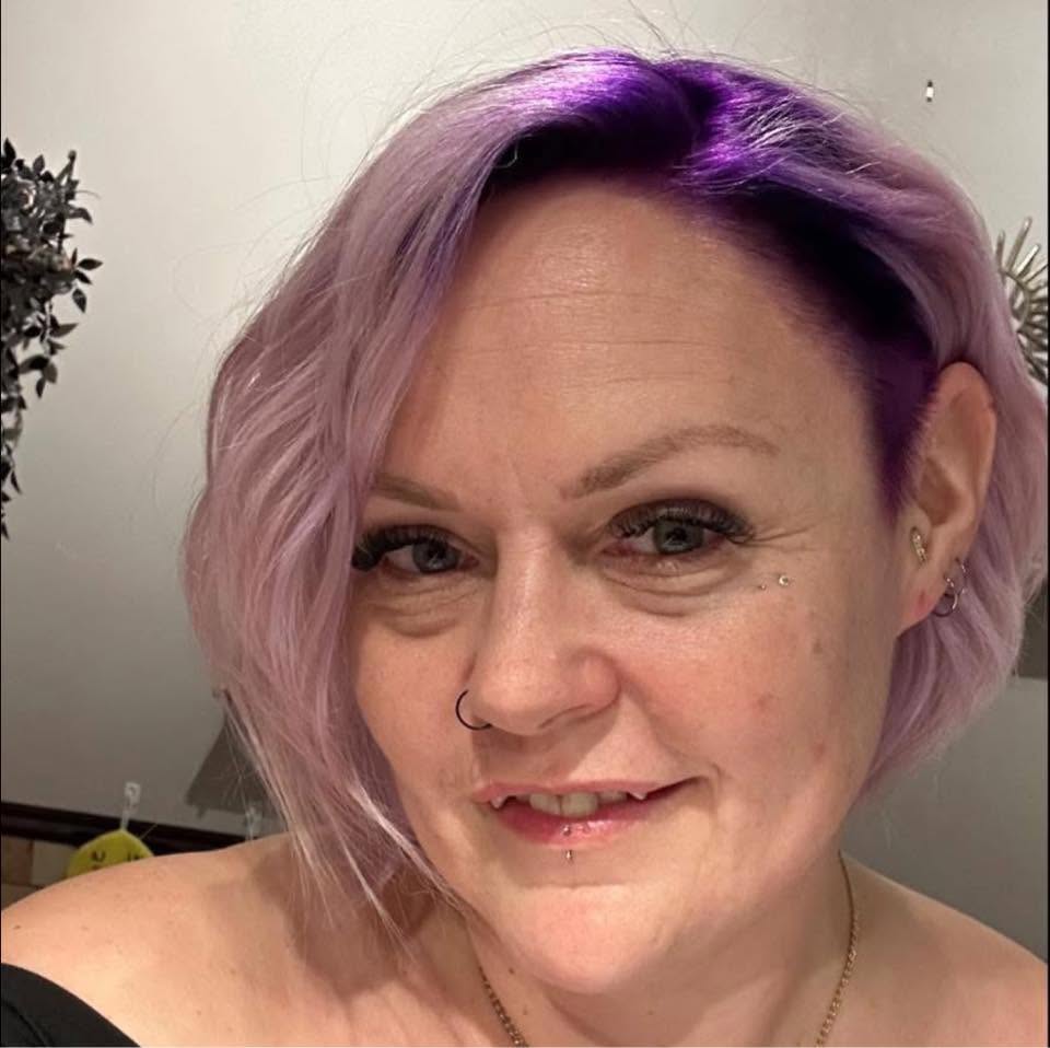 Anick Gravel, B. Éd. Intervenante psychosociale en pratique privée et formée en zoothérapie